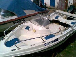 De vanzare ambarcatiune model Rebel 400 (4m) + motor 50cp